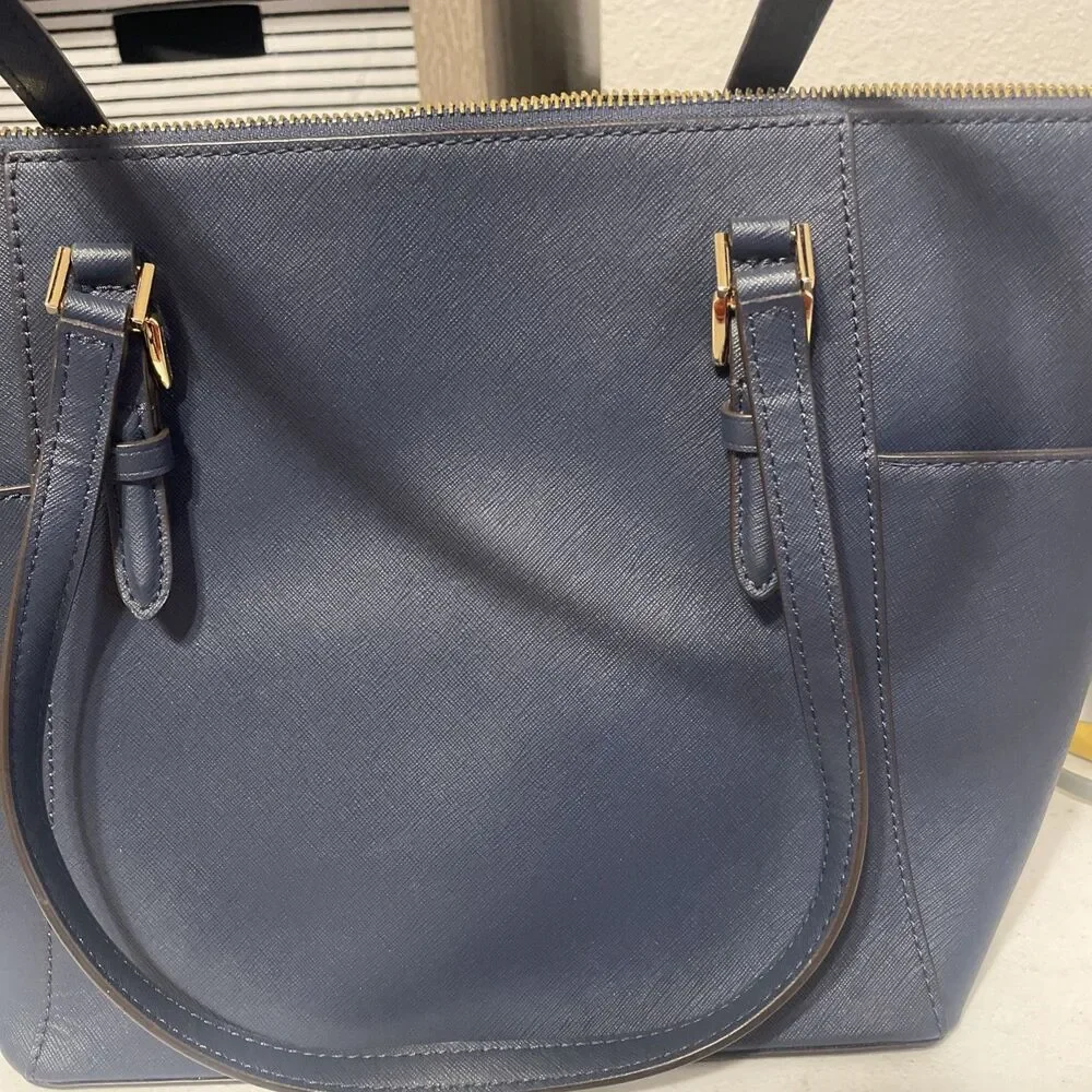 Michael Kors Navy Zip Top Large Tote Bag Gold Hardware Logo Charm Pockets